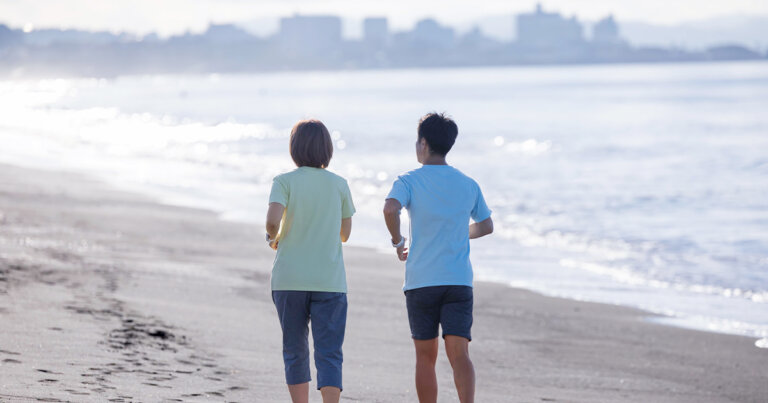 退職後に向けた資金づくりでは、年齢に応じたリスクの見直しが大切です